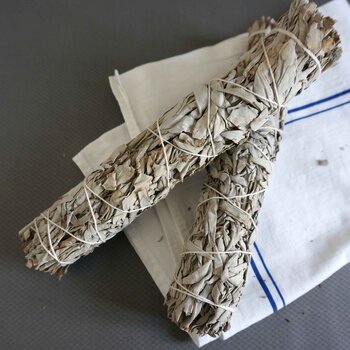 diseno Living California White Sage Bundles - 9" (Large) Vacuum Packed  Fixed Size