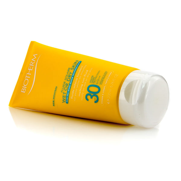 Biotherm Fluide Solaire Wet Or Dry Skin Melting Sun Fluid SPF 30 For Face & Body - Water Resistant 