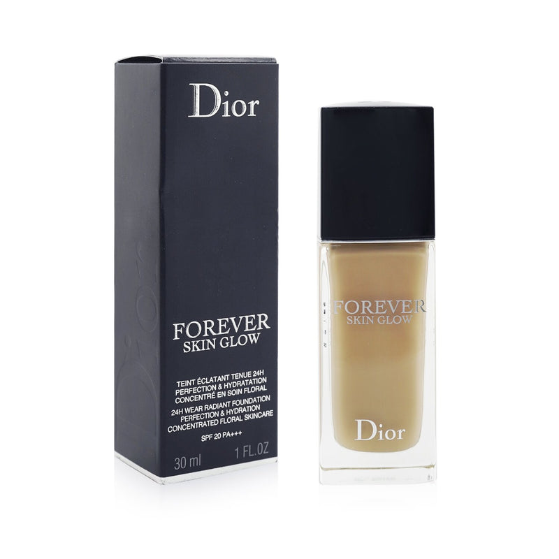Christian Dior Dior Forever Skin Glow 24H Wear Radiant Foundation SPF 20 - # 3N (Neutral)  30ml/1oz